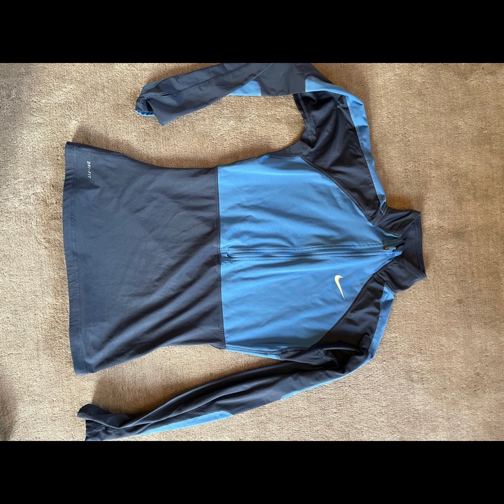 Women’s Nike zip up jacket